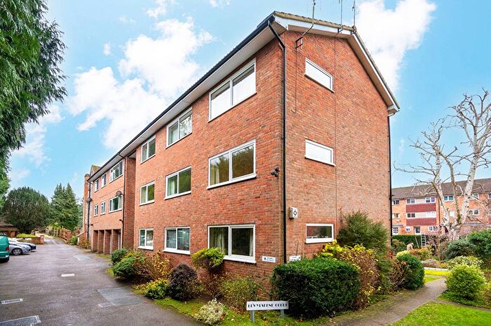 3 Bedroom Flat For Sale In Levylsdene, Merrow, Guildford, GU1