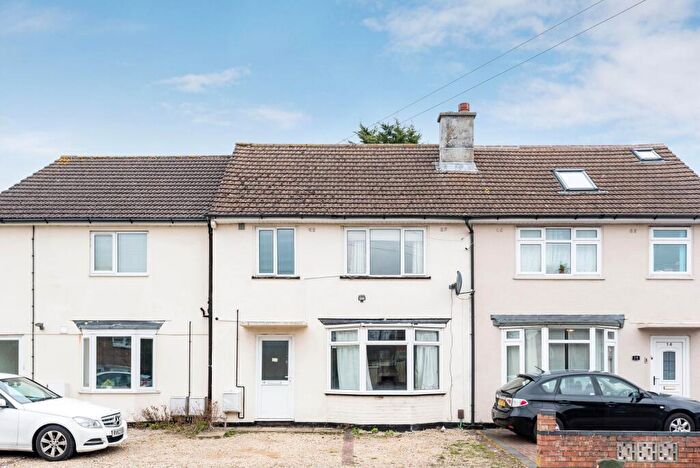 3 Bedroom Semi Detached House To Rent In Titup Hall Drive, Headington, Oxford, OX3
