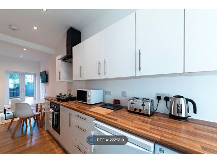 3 Bedroom End Of Terrace House To Rent In Exchange Road, West Bridgford, Nottingham, NG2