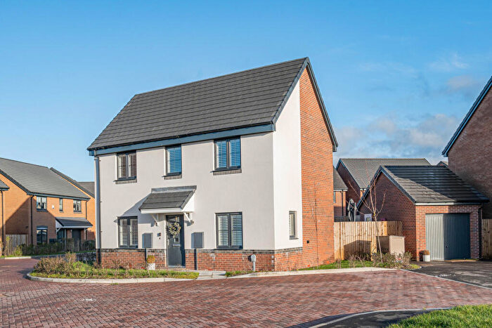 4 Bedroom Detached House For Sale In Woods Road, Grove, Wantage, OX12