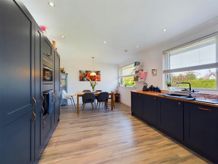 3 Bedroom Detached Bungalow For Sale In Pinegrove, Alyth Road, Meigle, PH12