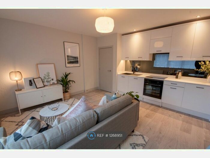 1 Bedroom Flat To Rent In North Place, Stockport SK1