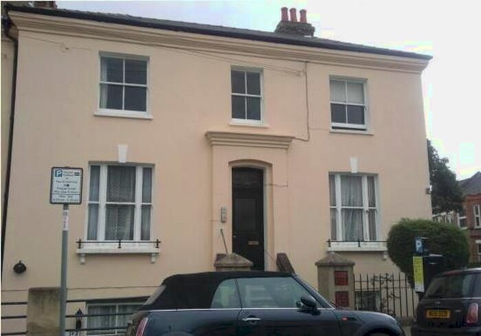 2 Bedroom Flat To Rent In Stanbridge Road, Putney, SW15