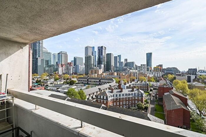 2 Bedroom Flat For Sale In Bowsprit Point, Isle Of Dogs, London, E14