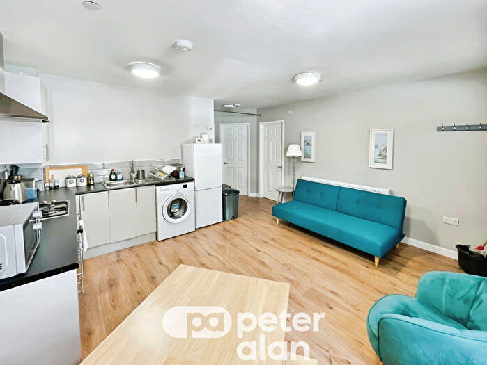 2 Bedroom Apartment To Rent In Beauchamp Street, CF11