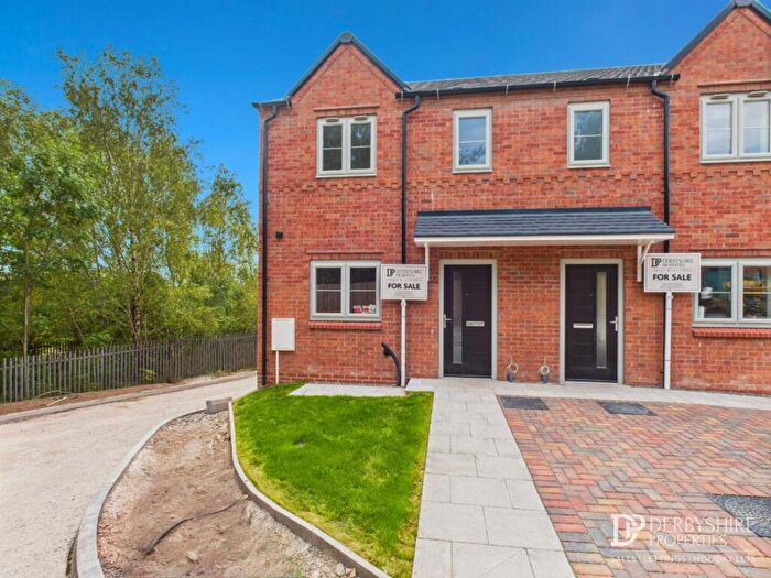 3 Bedroom Semi-Detached House For Sale In Kilnstone Close, Church Gresley, DE11