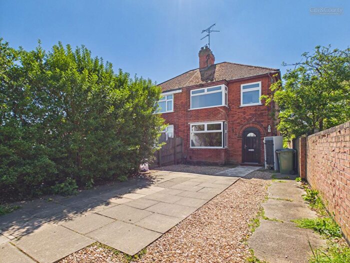 3 Bedroom Semi-Detached House For Sale In Lynton Road, Peterborough, PE1
