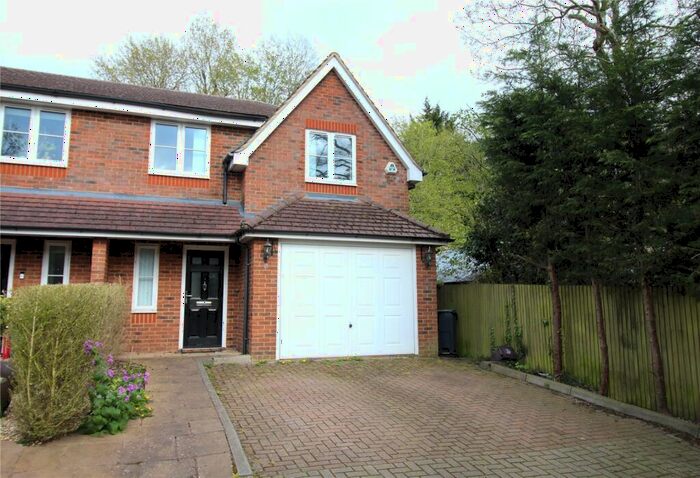 4 Bedroom Semi-Detached House To Rent In Belsham Close, Chesham, HP5