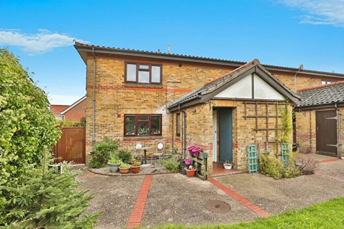 2 Bedroom Maisonette For Sale In The Runnel, Norwich, Norfolk, NR5