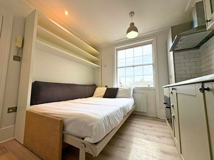 Apartment To Rent In Studio Flat, Gloucester Place, Baker Street, NW1