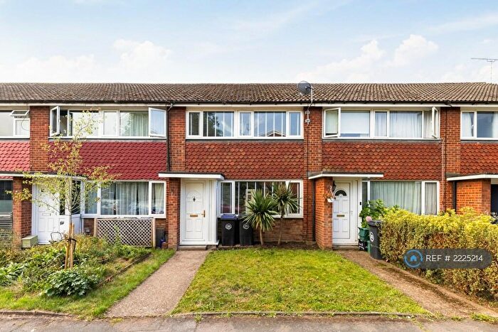 3 Bedroom Terraced House To Rent In Kelvinbrook, West Molesey, KT8