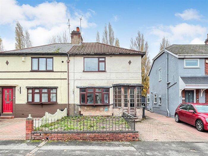 3 Bedroom Semi Detached House For Sale In Sandwell Avenue, Wednesbury, WS10