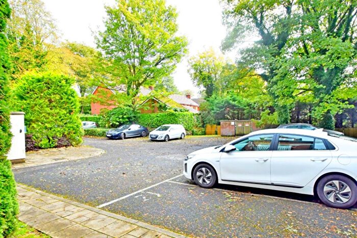 2 Bedroom Apartment For Sale In Meadowcroft Lane, Rochdale, OL11