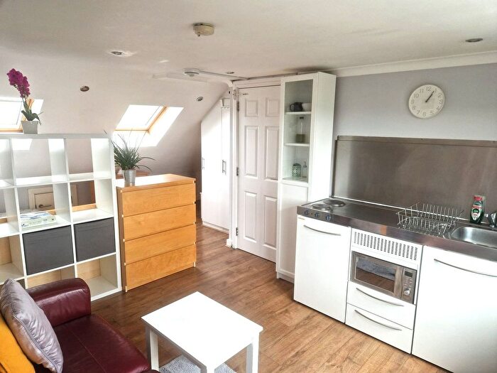 Studio To Rent In Parkside Gardens, Barnet, EN4