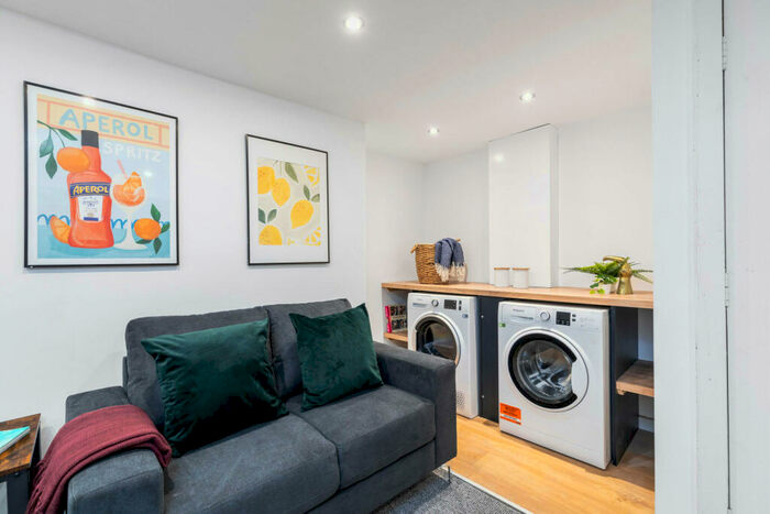 5 Bedroom House To Rent In Talbot Mount, Leeds, LS4
