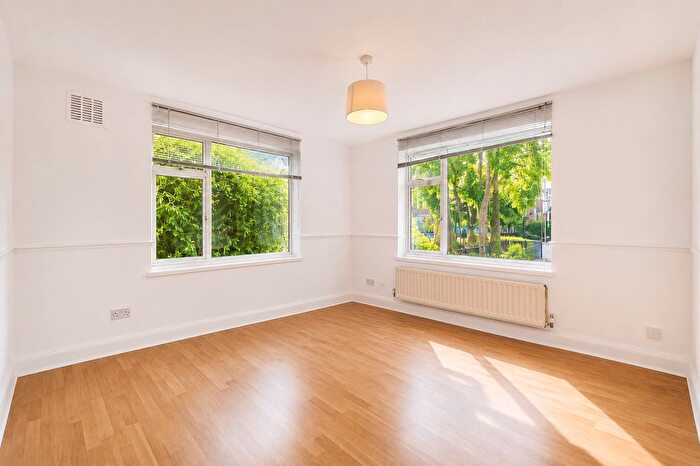 2 Bedroom Terraced House For Sale In Helix Road, London, SW2