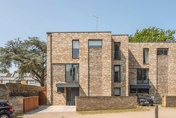 3 Bedroom End Of Terrace House To Rent In Helena Close, Southfields, London, SW19