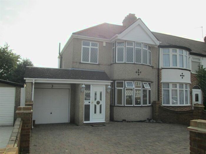 3 Bedroom Semi-Detached House To Rent In Glamis Crescent, Hayes, UB3