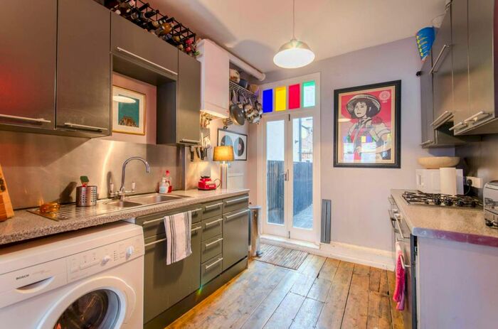 1 Bedroom Flat To Rent In Sandringham Road, Willesden Green, London, NW2