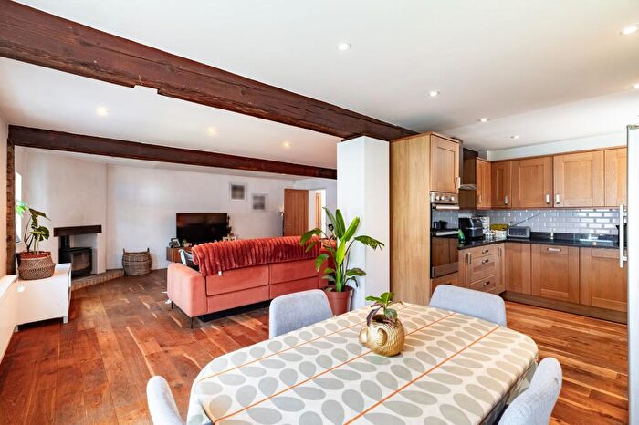 3 Bedroom Barn Conversion For Sale In Thurleigh Road, Bolnhurst, MK44