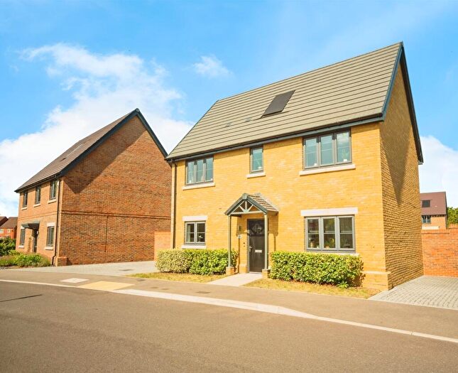 3 Bedroom Detached House For Sale In Edgelake, Sittingbourne, ME10