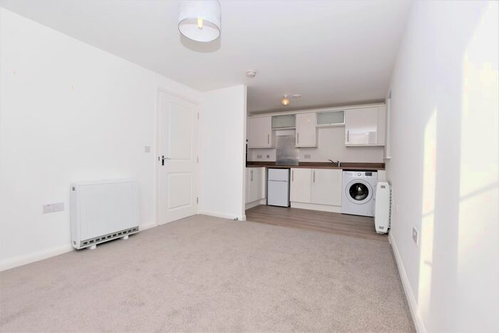 1 Bedroom Flat To Rent In Albert Way, East Cowes, PO32