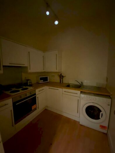 4 Bedroom Flat To Rent In Easter Road, Easter Road, Edinburgh, EH6