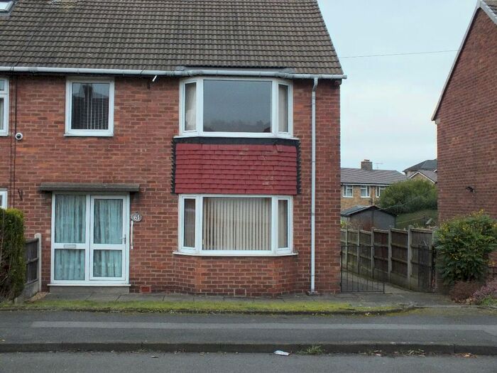 3 Bedroom Semi-Detached House To Rent In Chantrey Avenue, Chesterfield, S41