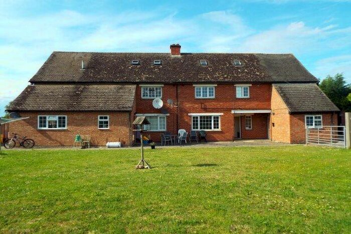 2 Bedroom Flat To Rent In Heathfield Cottages, Kidlington, OX5