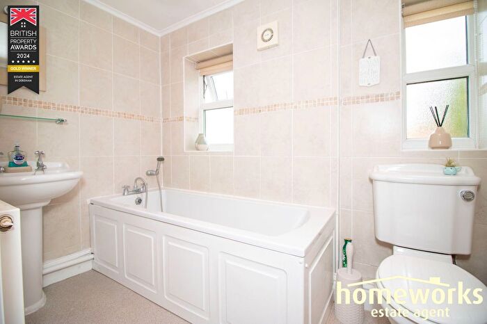 3 Bedroom Detached House For Sale In Dereham Road, Mattishall, Dereham, NR20