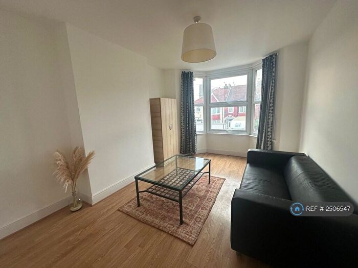 1 Bedroom Flat To Rent In Clifton Avenue, Wembley, HA9