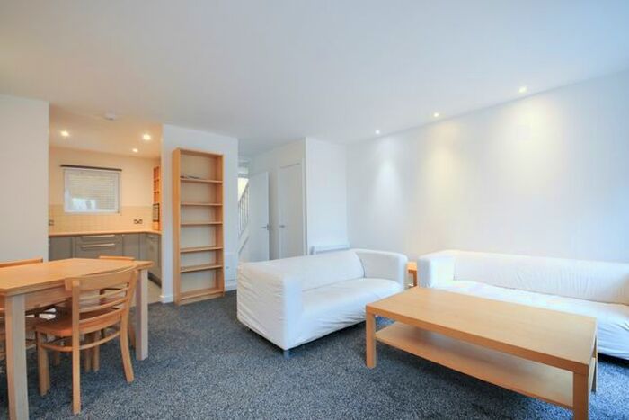 2 Bedroom Flat To Rent In Burlington Street, Manchester, M15