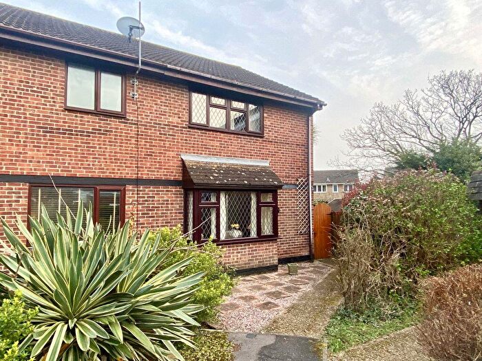 4 Bedroom Semi-Detached House For Sale In Henley Gardens, Fareham, PO15