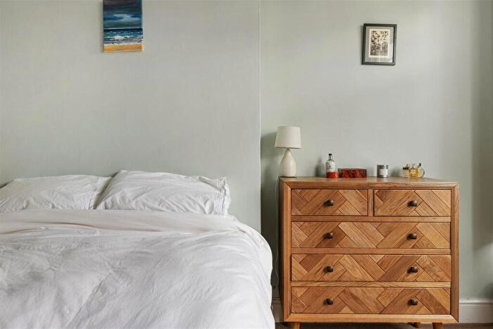 1 Bedroom Flat For Sale In Park Road, South Norwood, SE25