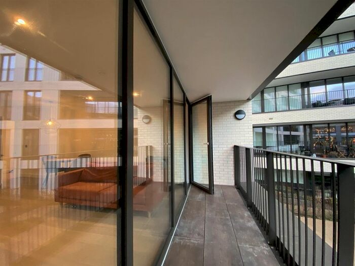 2 Bedroom Flat To Rent In Hackney Road, London, E2