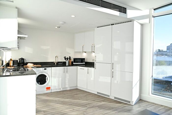 3 Bedroom Flat To Rent In Kentish Town Road, London, NW1