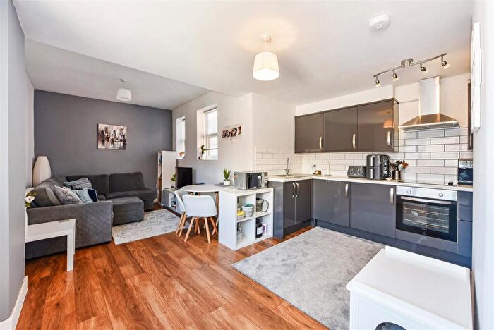 2 Bedroom Apartment For Sale In Duncan Road, Southsea, PO5