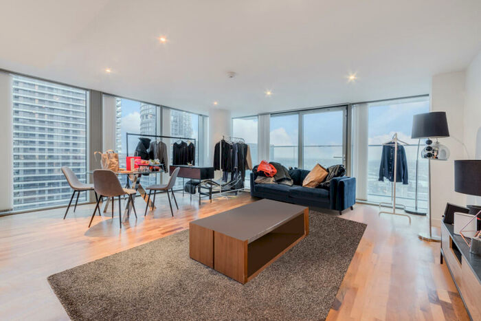 3 Bedroom Flat To Rent In Landmark East Tower, Marsh Wall, E14