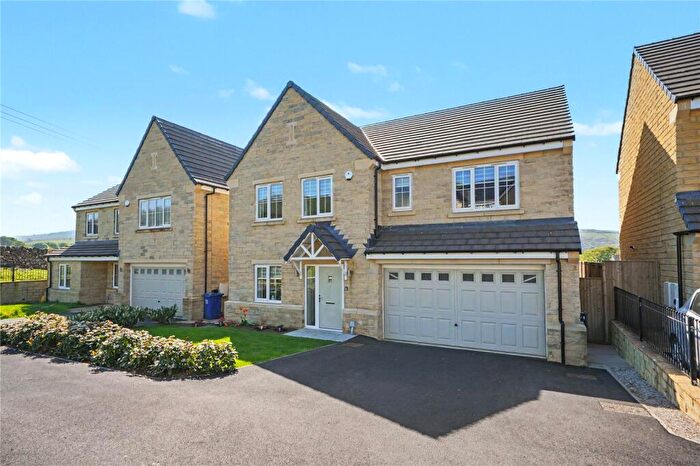 5 Bedroom Detached House For Sale In Swarth Fell Close, Skipton, North Yorkshire, BD23