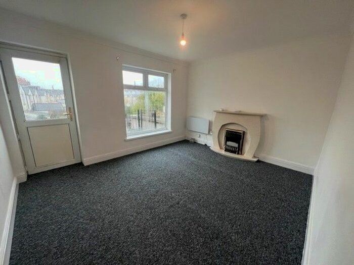 3 Bedroom Flat To Rent In Clifton Street, Roath, Cardiff, CF24