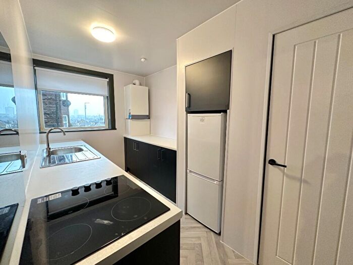 2 Bedroom Flat To Rent In Anstruther Street, Tollcross, Glasgow, G32