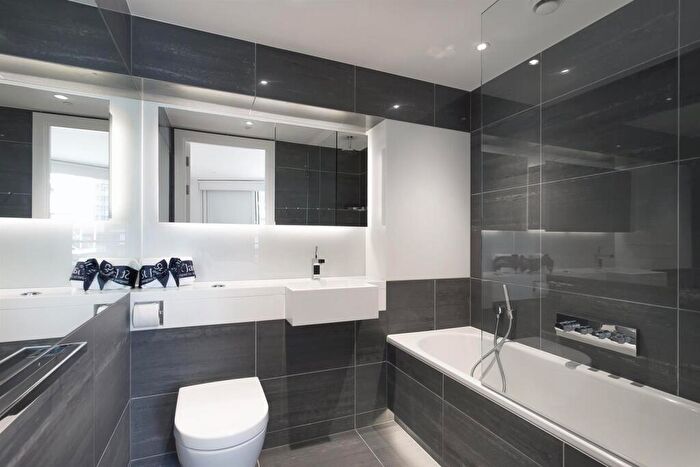 1 Bedroom Apartment For Sale In Riverlight Quay, Nine Elms, London, SW11 - Photo 6