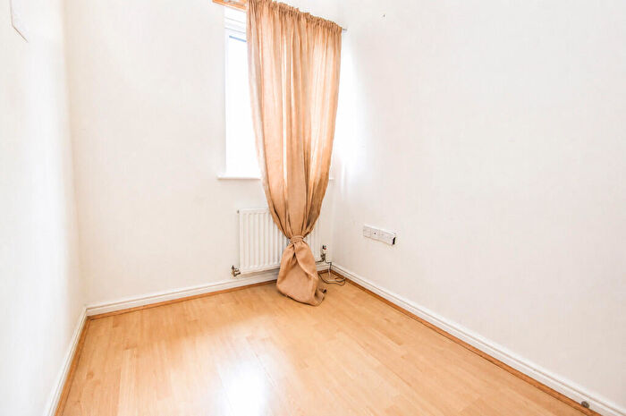 1 Bedroom Terraced House To Rent In Fairway Drive, London, SE28