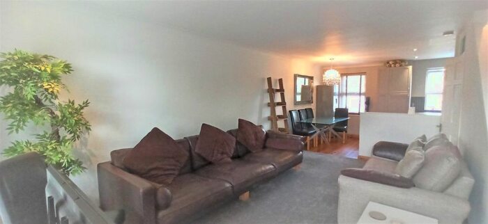 2 Bedroom Flat To Rent In The Boltons, Sudbury Hill, Harrow, HA0