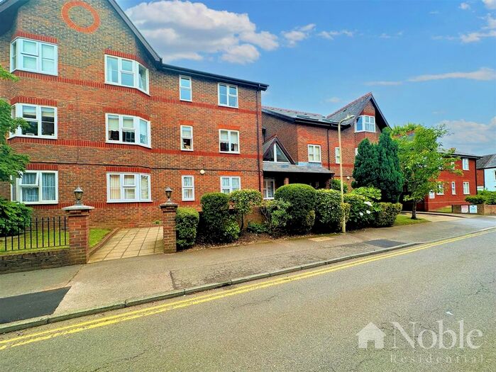 2 Bedroom Property For Sale In Eastfield Road, Brentwood, CM14