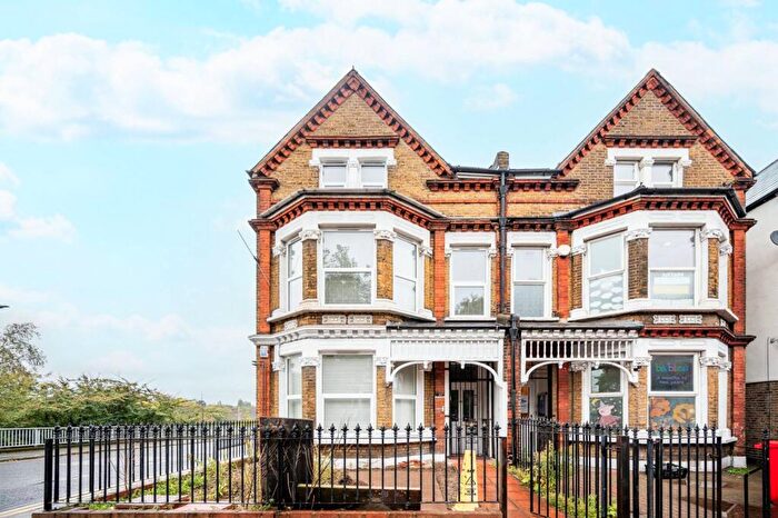1 Bedroom Flat To Rent In Charlton Road, Blackheath, SE3