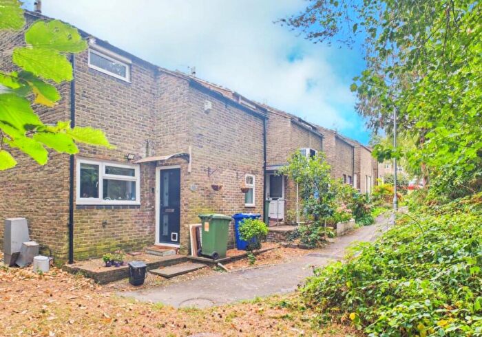 3 Bedroom End Of Terrace House For Sale In Lingwood, Bracknell, Berkshire, RG12