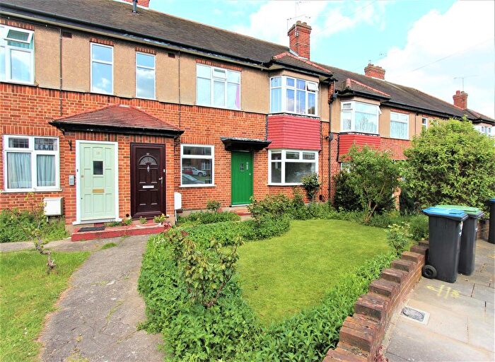 2 Bedroom Flat To Rent In Orchid Road, Southgate, N14