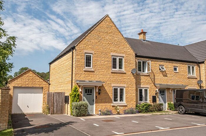 3 Bedroom Terraced House For Sale In Padley Close, Chipping Norton, OX7