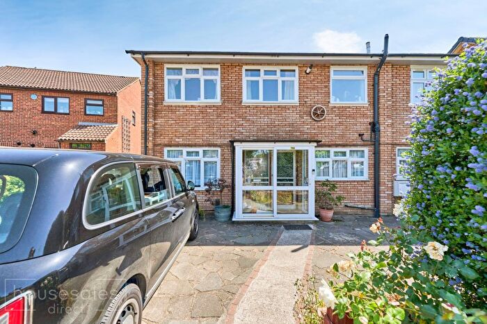 4 Bedroom Semi-Detached House For Sale In Crispen Road, London, TW13